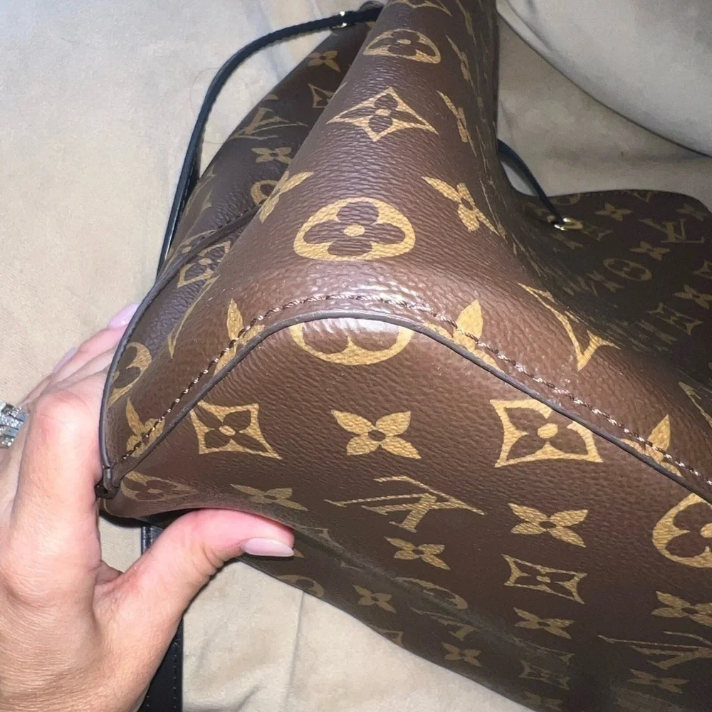 Louis Vuitton Neo Noe MM in excellent condition. - Picture 11 of 16